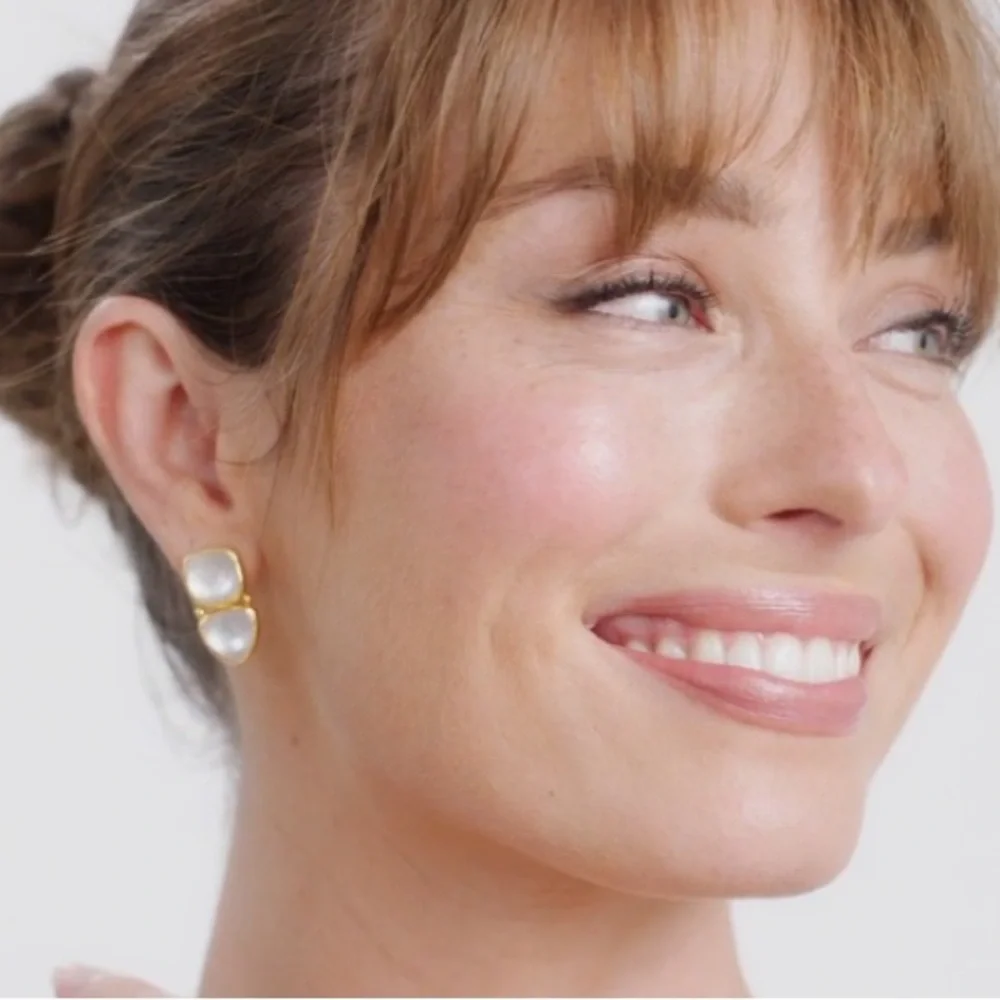 JULIE VOS • Aquitaine MIDI Earrings Iridescent Rose Vault